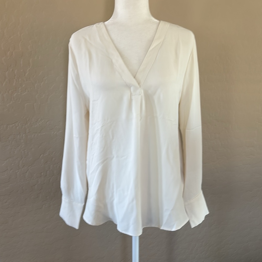 ANN TAYLOR ☀️ V-neck Blouse